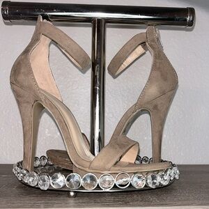 ᴡɪɴᴅsᴏʀ: ʜᴇᴇʟs | sɪᴢᴇ:7 | ᴄᴏʟᴏʀ: ᴛᴀᴜᴘᴇ